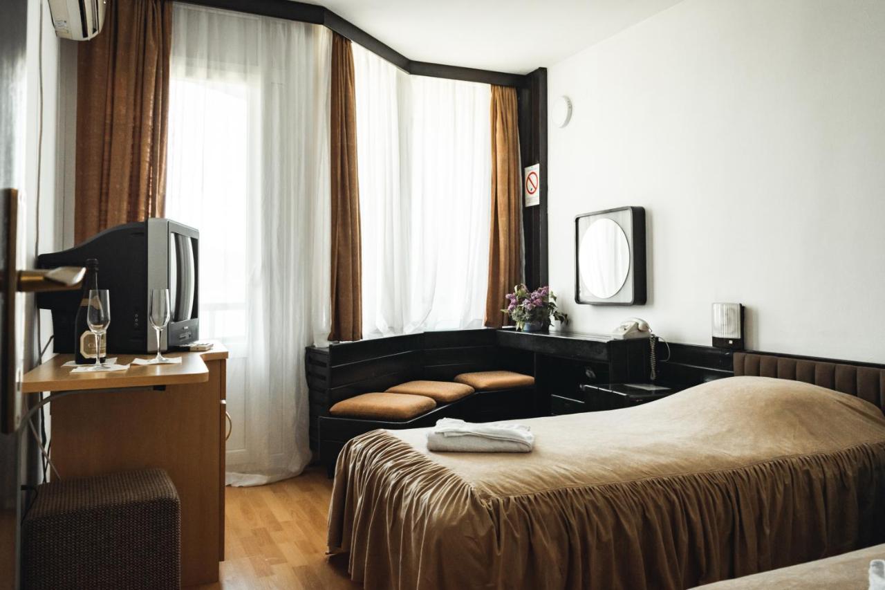 Hotel Lepenski Vir Donji Milanovac Kültér fotó