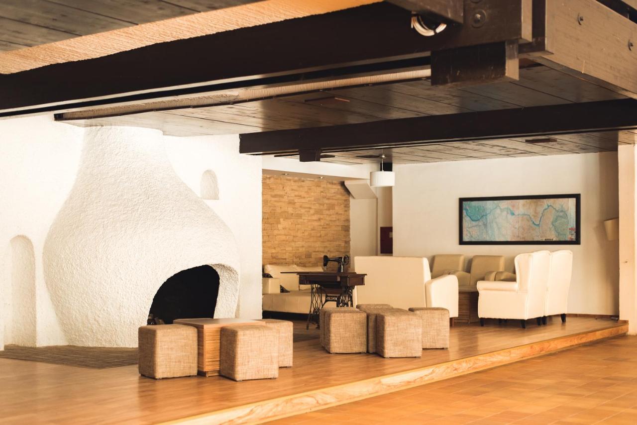 Hotel Lepenski Vir Donji Milanovac Kültér fotó